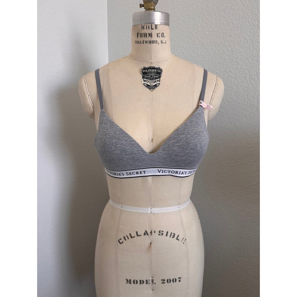 Victoria's Secret | NWT Lightly Lined Wireless Bra in Grey Heatehr size 32A - Picture 3 of 11